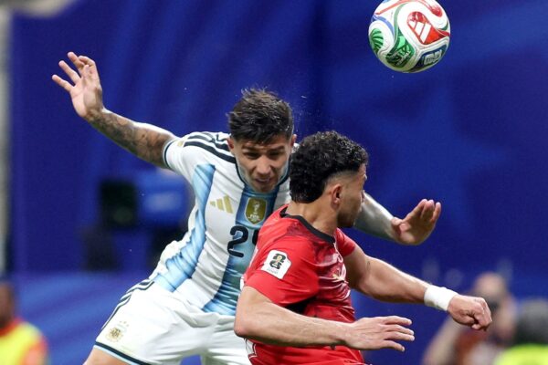 Enzo Fernández marcó el 3.000º gol de la historia de los Mundiales en triunfo argentino