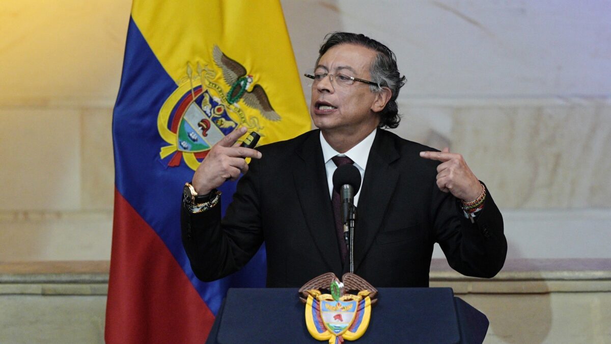 Gustavo Petro anuncia huelga general si De la Espriella revoca reformas