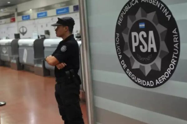 Policía aeroportuaria detecta ingreso irregular de ciudadanos chinos vía Brasil