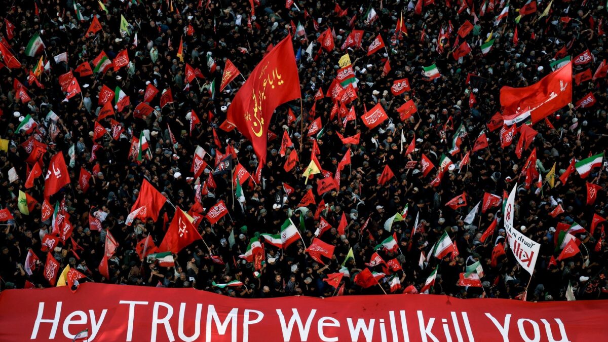 Trump declara fin del alto al fuego con Irán, pero acepta continuar con conversaciones