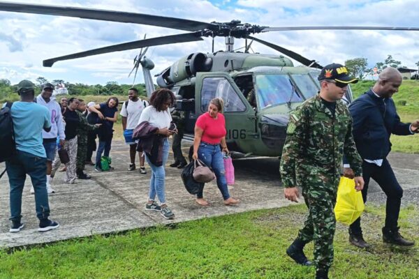 Colombia libera a 39 secuestrados por ELN; dos soldados muertos