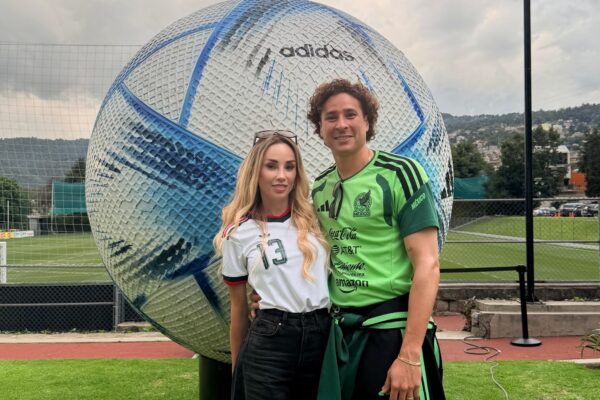 Karla Mora, esposa de Guillermo Ochoa, vive su sexto Mundial con el arquero mexicano