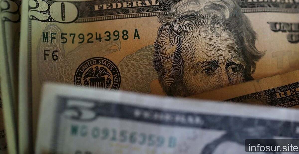 Dólar blue cuesta $1510 para compra y $1530 para venta este lunes.