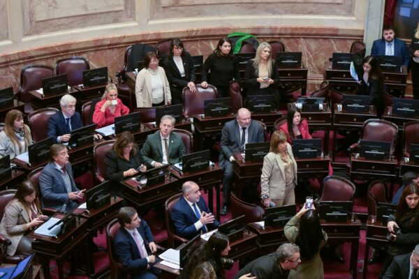 Senado avanza reforma sobre propiedad privada en sesión clave