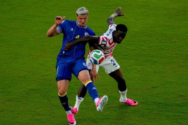 FIFA dejó en suspenso la suspensión de Balogun en Mundial 2026