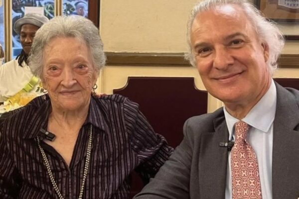 Regrets in old age: the stories of two women who reflect on their lives