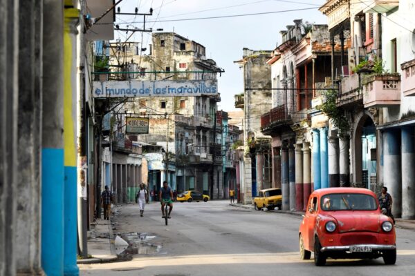 Sector privado de Cuba se expande con reformas económicas