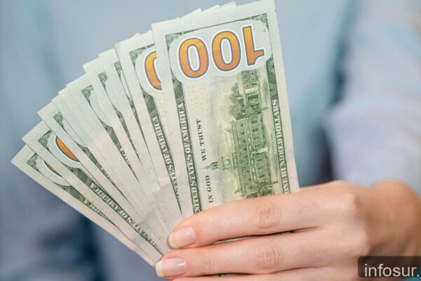 Dólar tarjeta cotiza a $1963 en el mercado informal