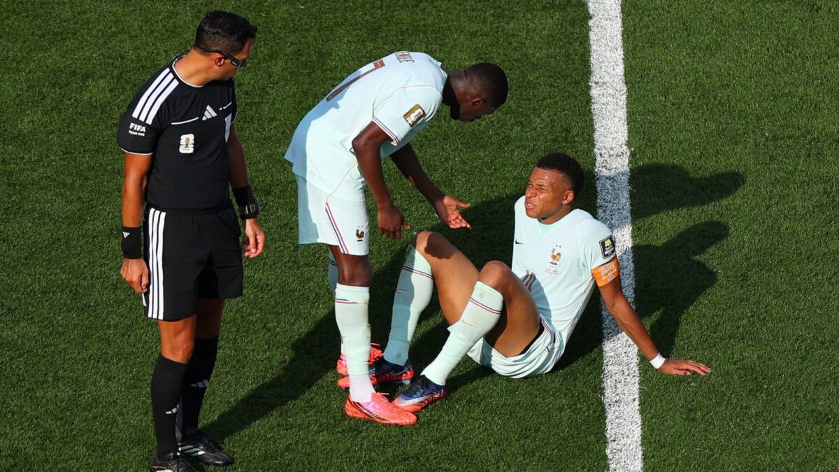 Mbappé se retiró con hielo en el tobillo tras lesionarse en la Copa del Mundo 2026