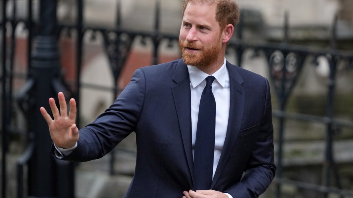 Daily Mail busca indemnización de Harry tras desestimar su demanda de privacidad