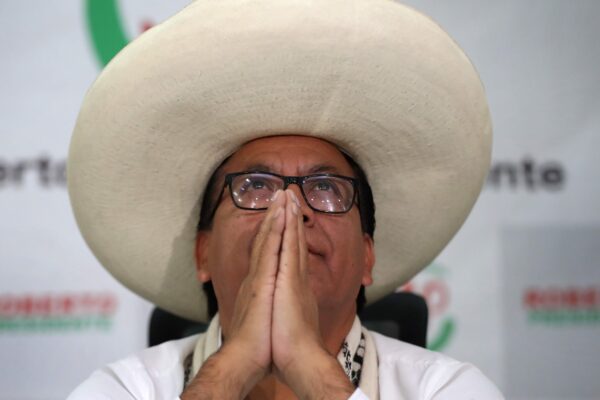 Perú: ex candidato anuncia coalición para "recuperar la democracia"