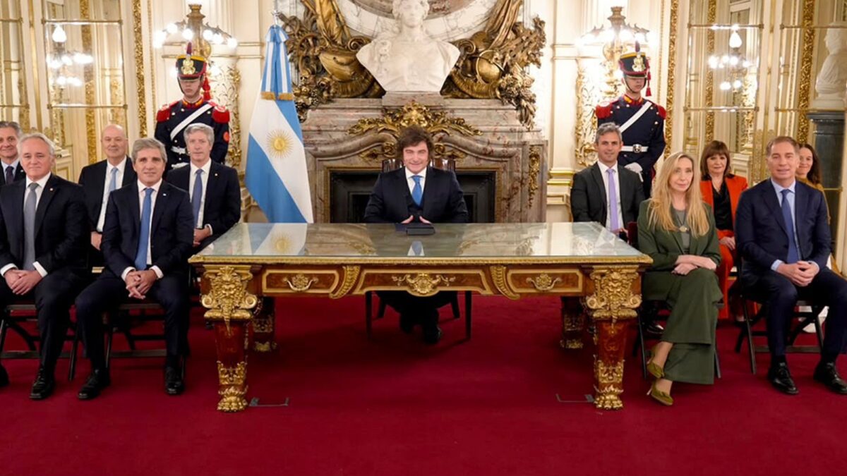 Milei propone reforma que blindará a la cúpula del BCRA y restringirá financiación del fisco