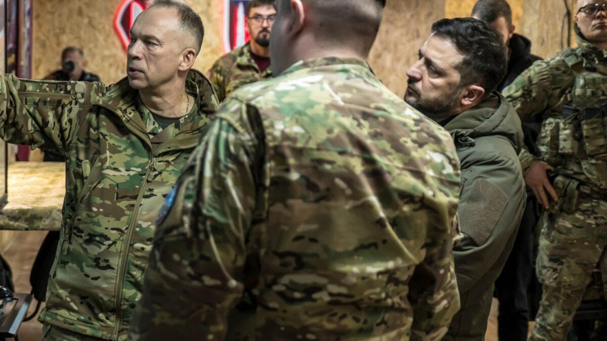 Ucrania vive crisis interna tras despedido de ministro de Defensa