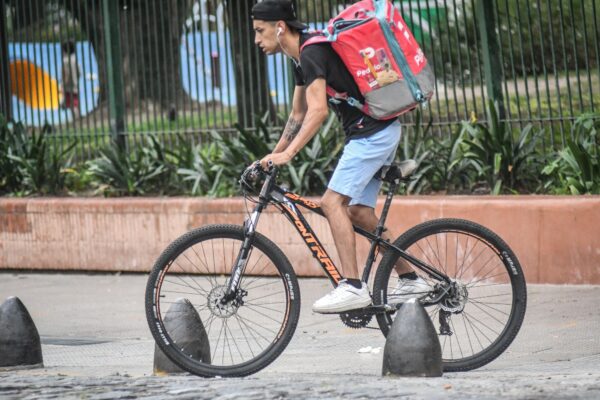 40% de jóvenes con deudas tiene atrasos de 1 millón