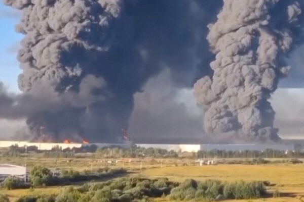 Rusia y Ucrania atacan almacenes de comercio electrónico: ¿Estrategia militar o daño civil?