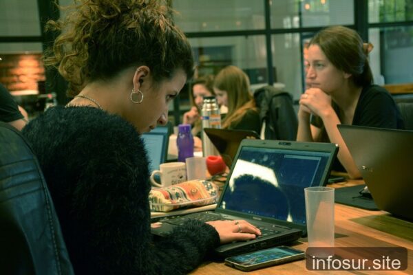 Gen Z abandona empleos tras 1 año: no es deslealtad, es evolución profesional
