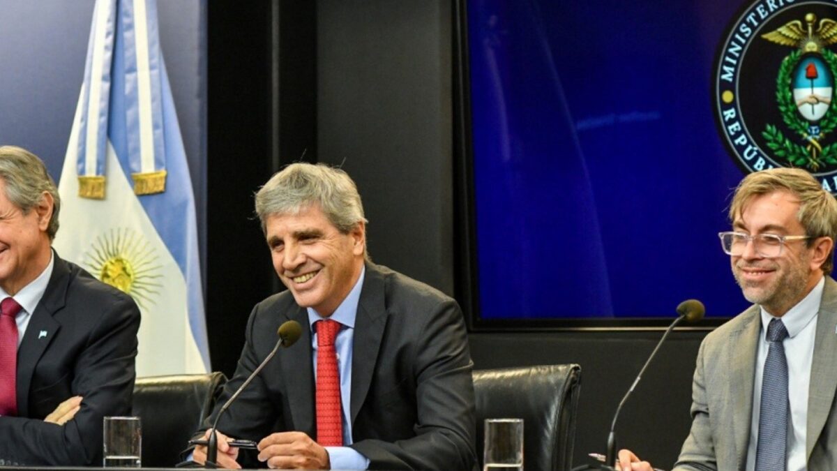Riesgo país acerca de 400 puntos tras pago a bonistas