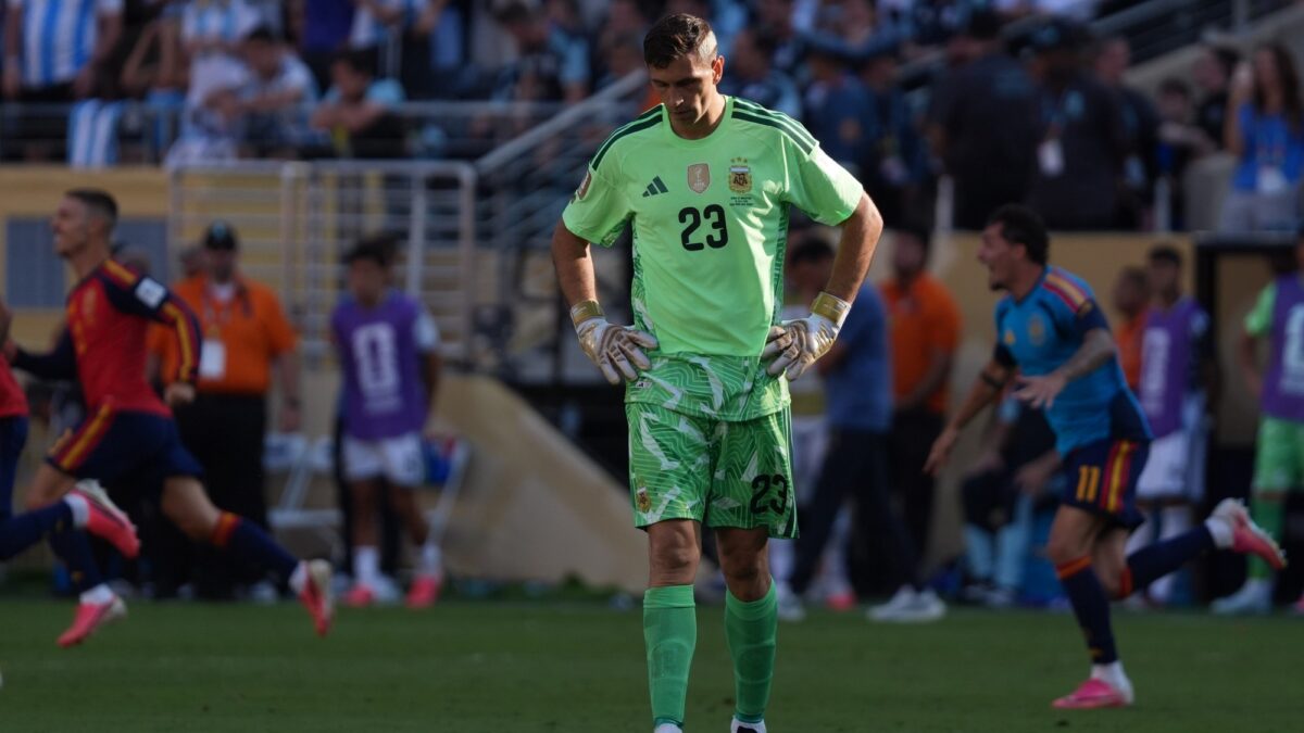 Dibu Martínez abrió dudas sobre su futuro en la Selección