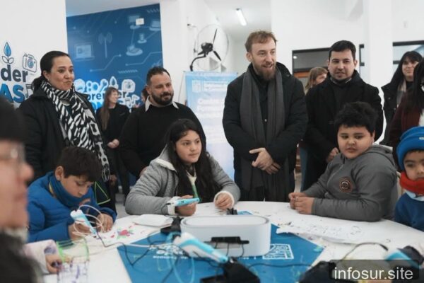 Otermín presentó un centro tecnológico en Banfield para formar a vecinos y estudiantes