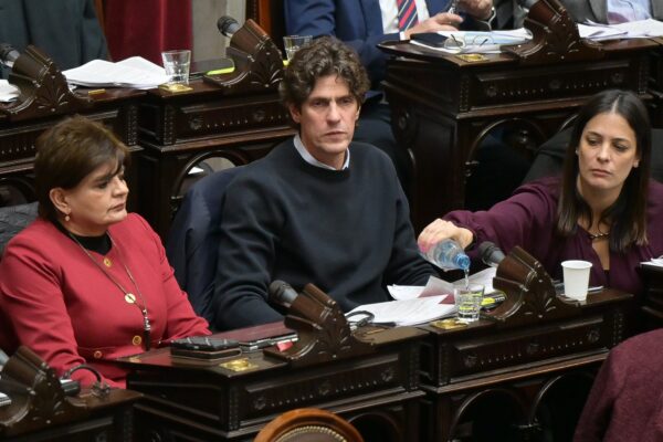 Radicales exigen a UCR que deje de alianzarse con el oficialismo