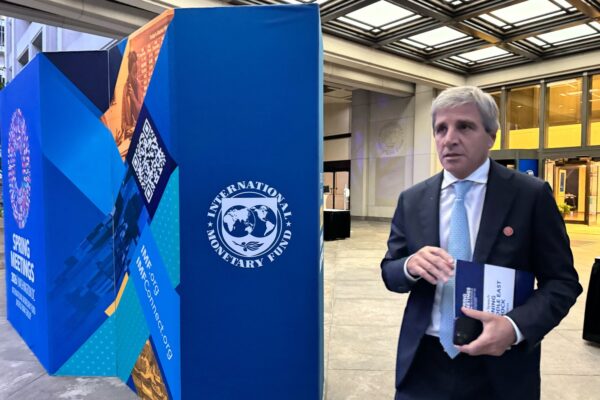Argentinos y egipcios, los dueños del 40% de la deuda del FMI