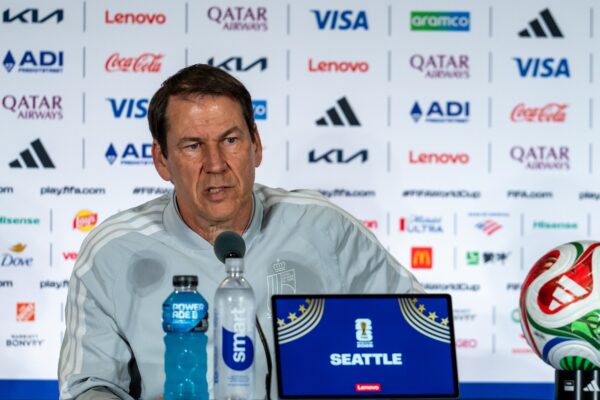 Federación belga cuestiona sanción de FIFA a Balogun: “No defendemos a la selección, al fútbol”