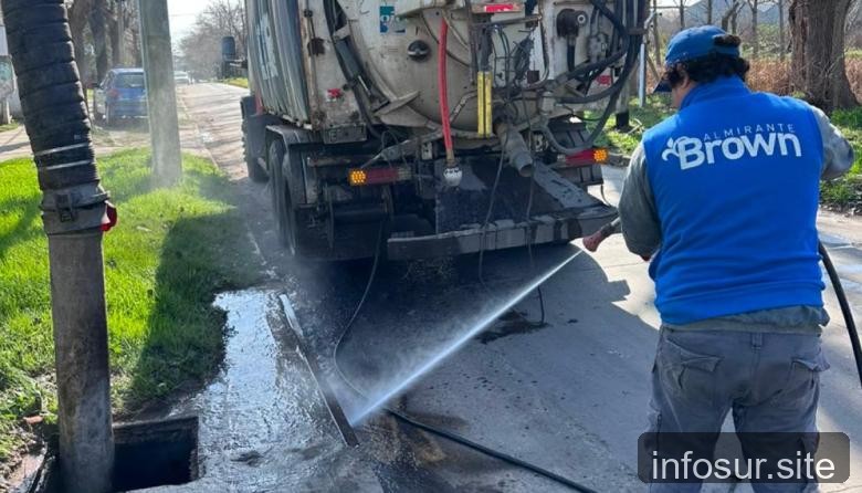 Municipalidad de Almirante Brown refuerza limpieza de redes pluviales