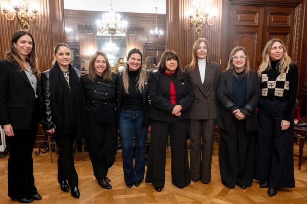 Legislatura porteña aprobó el Paseo Carmen Argibay en Plaza Lavalle