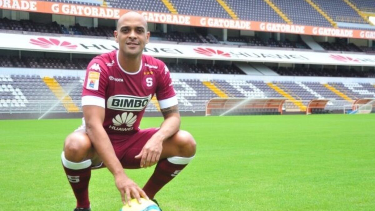 Murió un exfutbolista de Botafogo tras derrumbe en Río de Janeiro