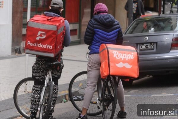 Repartidores de delivery del conurbano se endeudan con plataformas a 700% de interés anual