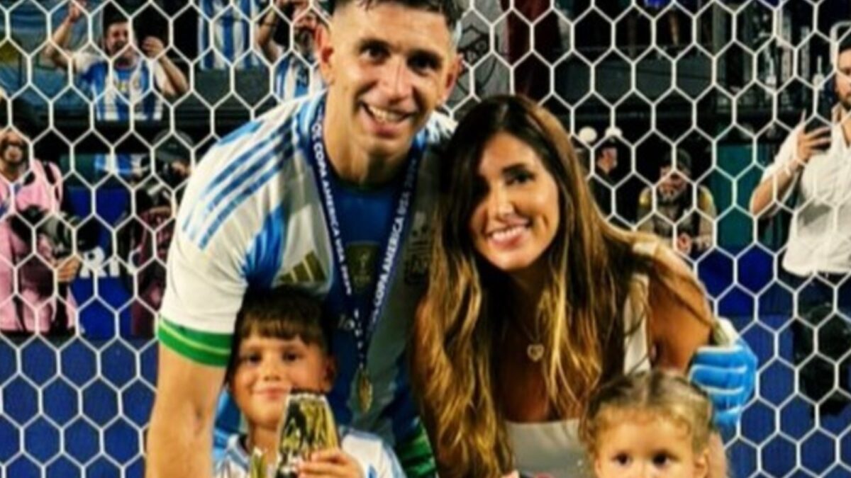 Mandinha Martínez reveló el sacrificio de Dibu para jugar el Mundial y su apoyo incondicional a la Argentina