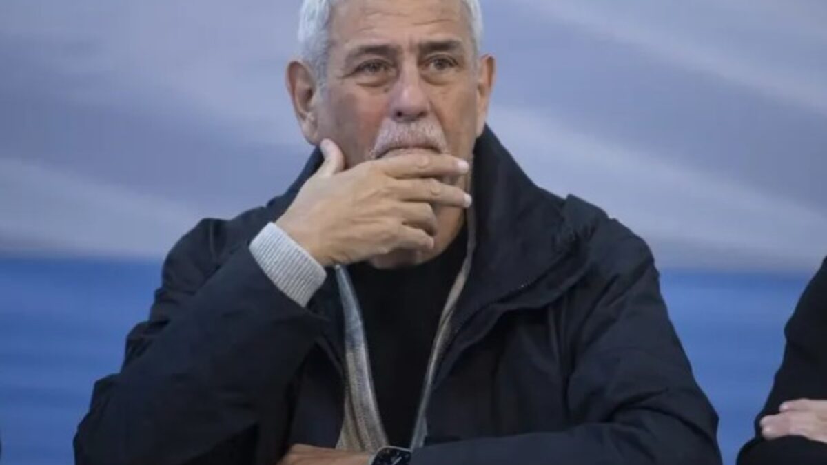 Ferraresi deja intendencia de Avellaneda para su campaña provincial