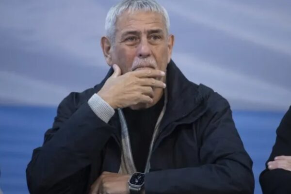 Ferraresi deja intendencia de Avellaneda para su campaña provincial
