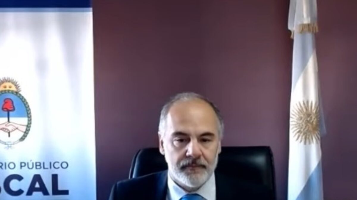 Defensa de Insaurralde solicita apartamiento de fiscal Mola en investigación del Yategate