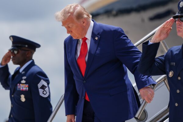 Trump amenaza con castigo militar a Irán y hutíes por ataques a buques
