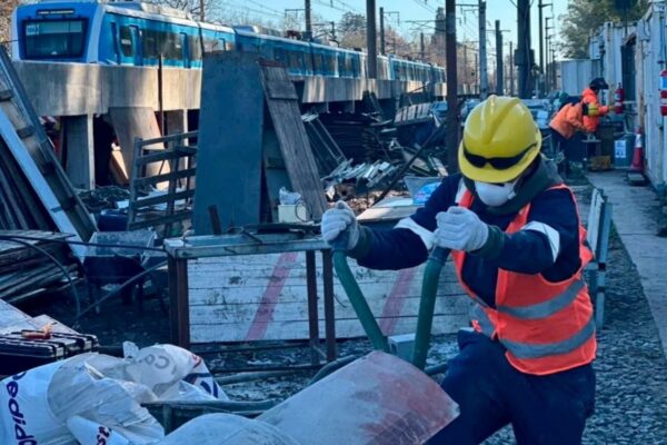 Industria se hundió 5,7% mientras construcción creció más del 4%
