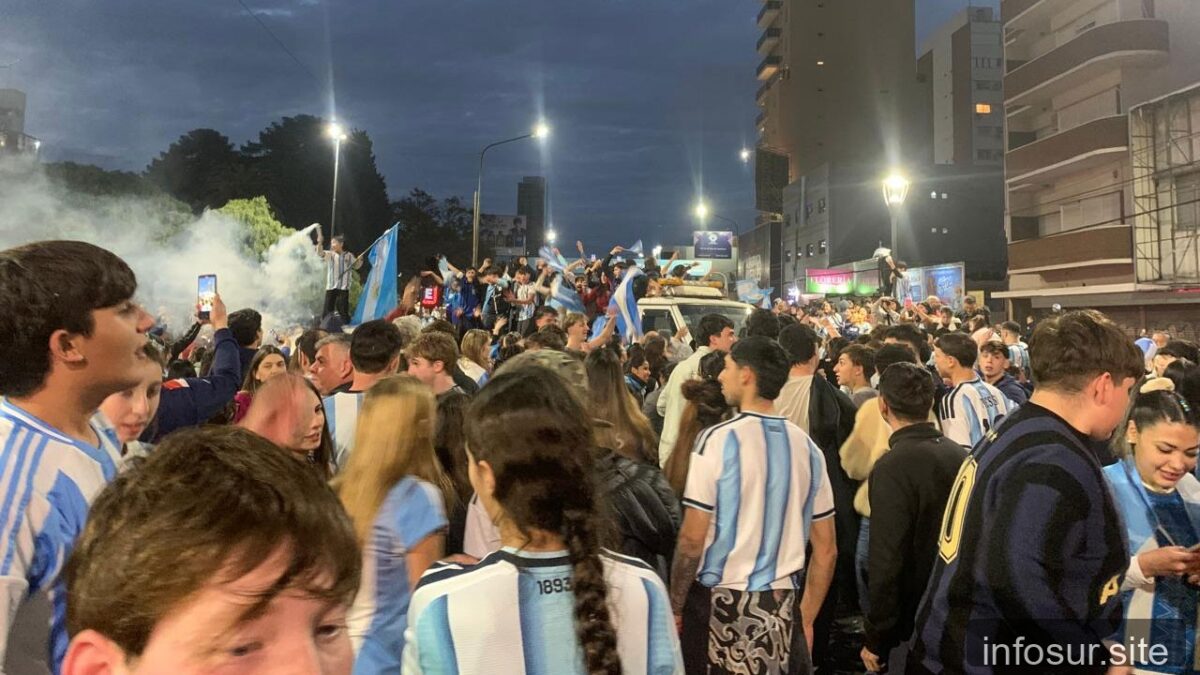 Lomas de Zamora estalló en festejos tras la clasificación de la Selección