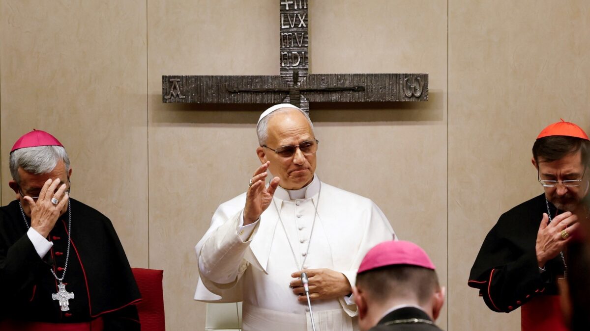 Un grupo católico disidente desafía al Papa con consagraciones sin su aprobación