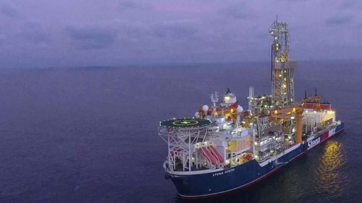 Gobierno anuncia licitación para explorar petróleo frente a Pinamar