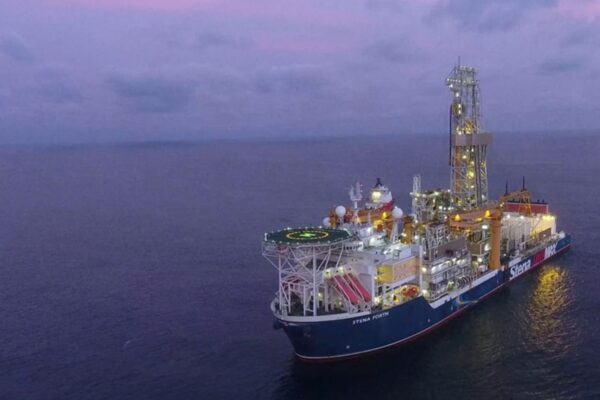 Gobierno anuncia licitación para explorar petróleo frente a Pinamar