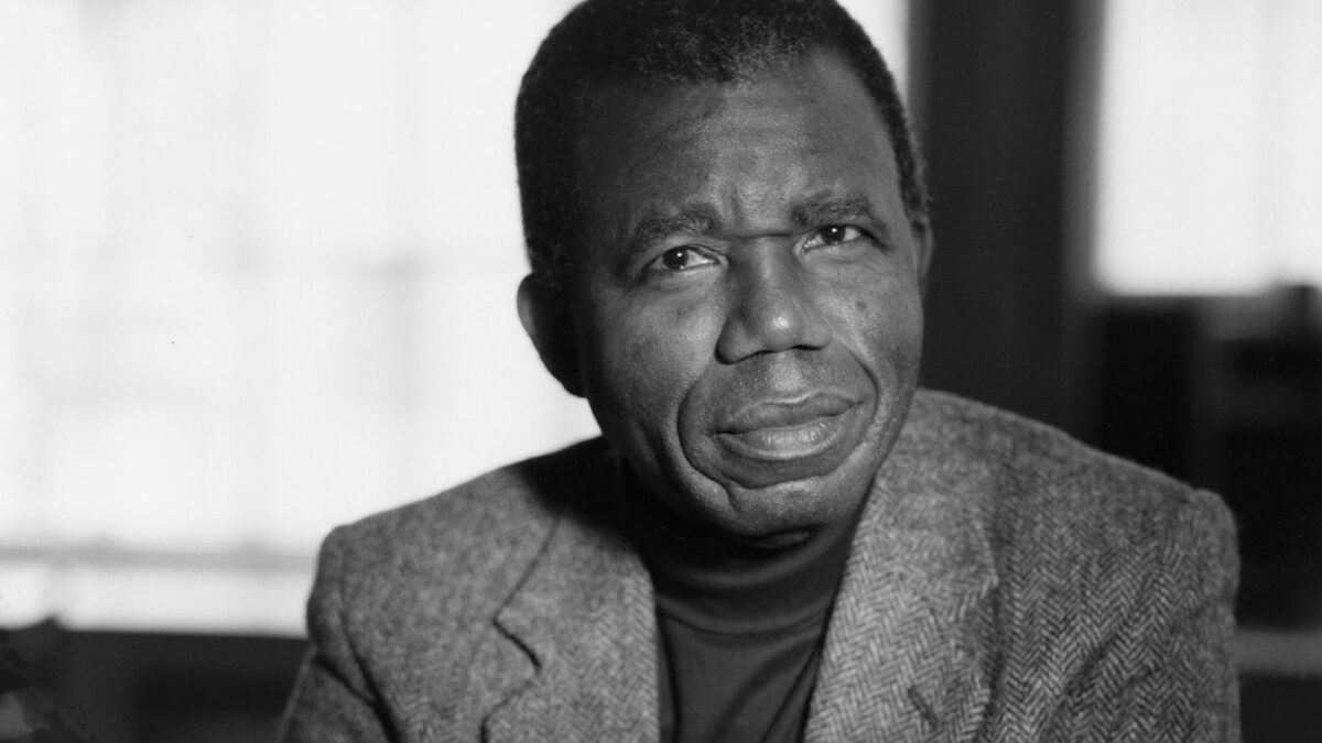 El fútbol y la literatura africana confrontan el poder de narrar la historia