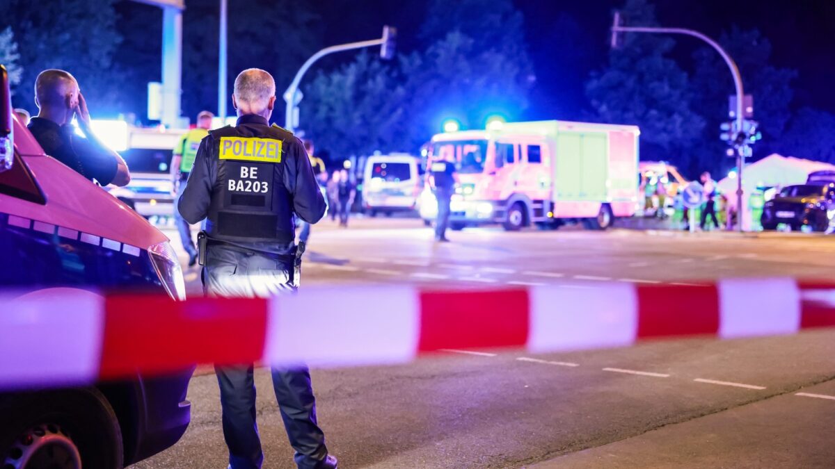 Un muerto y 16 heridos en atropello masivo durante el desfile del orgullo en Berlín