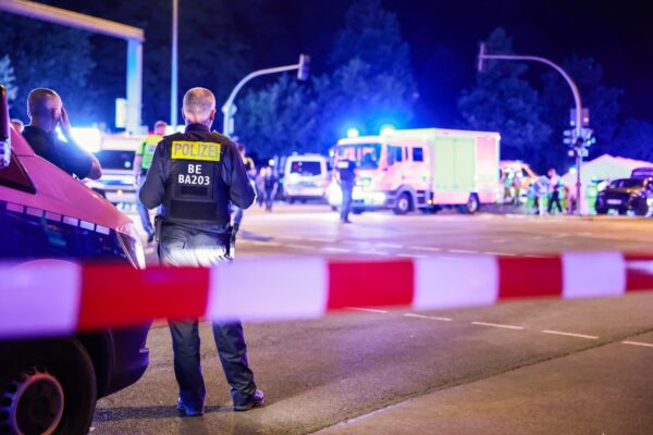 Un muerto y 16 heridos en atropello masivo durante el desfile del orgullo en Berlín