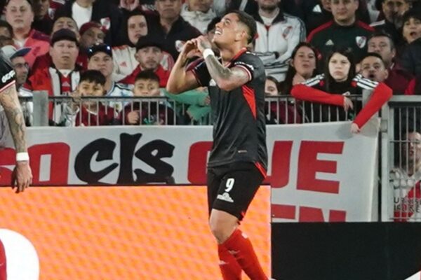 Futbolista de Barracas Central acusado de violencia de género tras gol que le dio la victoria a su equipo