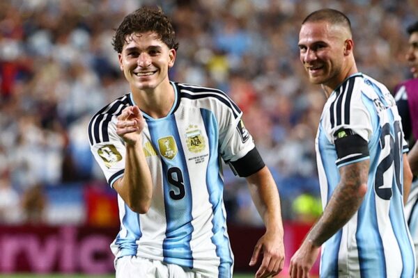 Atlético de Madrid rechaza oferta de Barcelona por Julián Álvarez