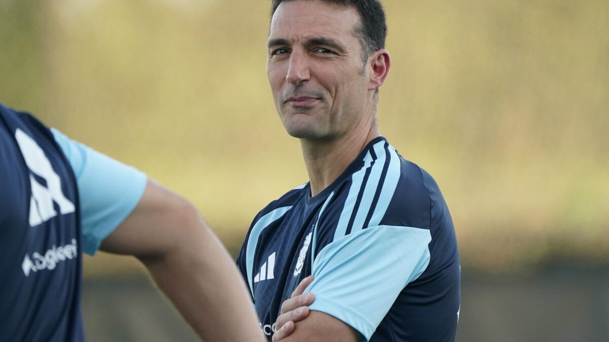 Scaloni evalúa tres opciones para enfrentar a Inglaterra en semis