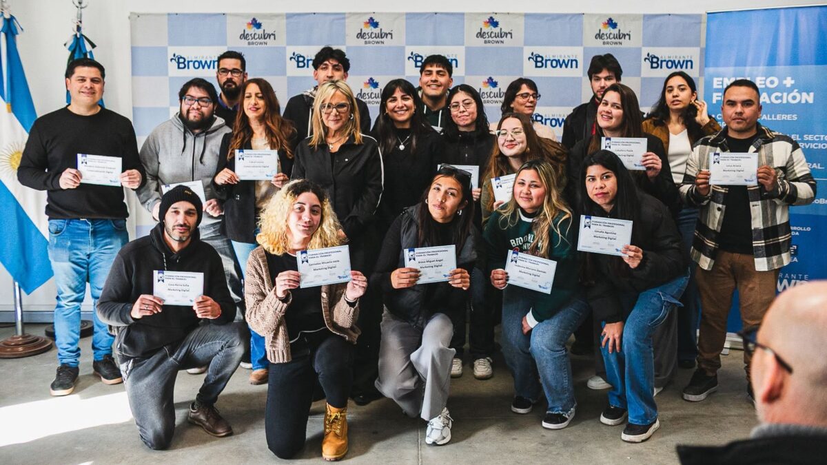 150 vecinos de Burzaco recibieron certificados por cursos de formación laboral