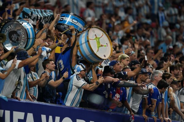 Hinchas argentinos desfilan en Atlanta: "Solo un partido de fútbol" o un grito colectivo