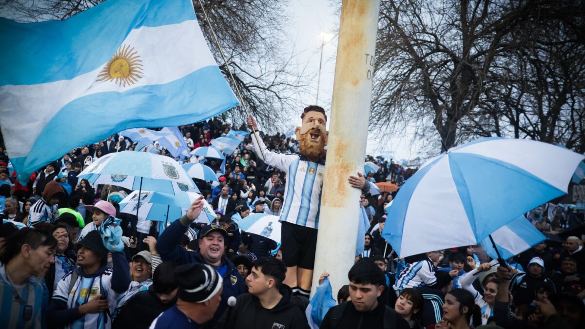 Estudio refuta teoría de campaña antiargentina: hostilidad fue masiva pero sin coordinación