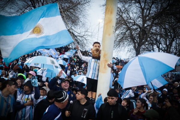 Estudio refuta teoría de campaña antiargentina: hostilidad fue masiva pero sin coordinación